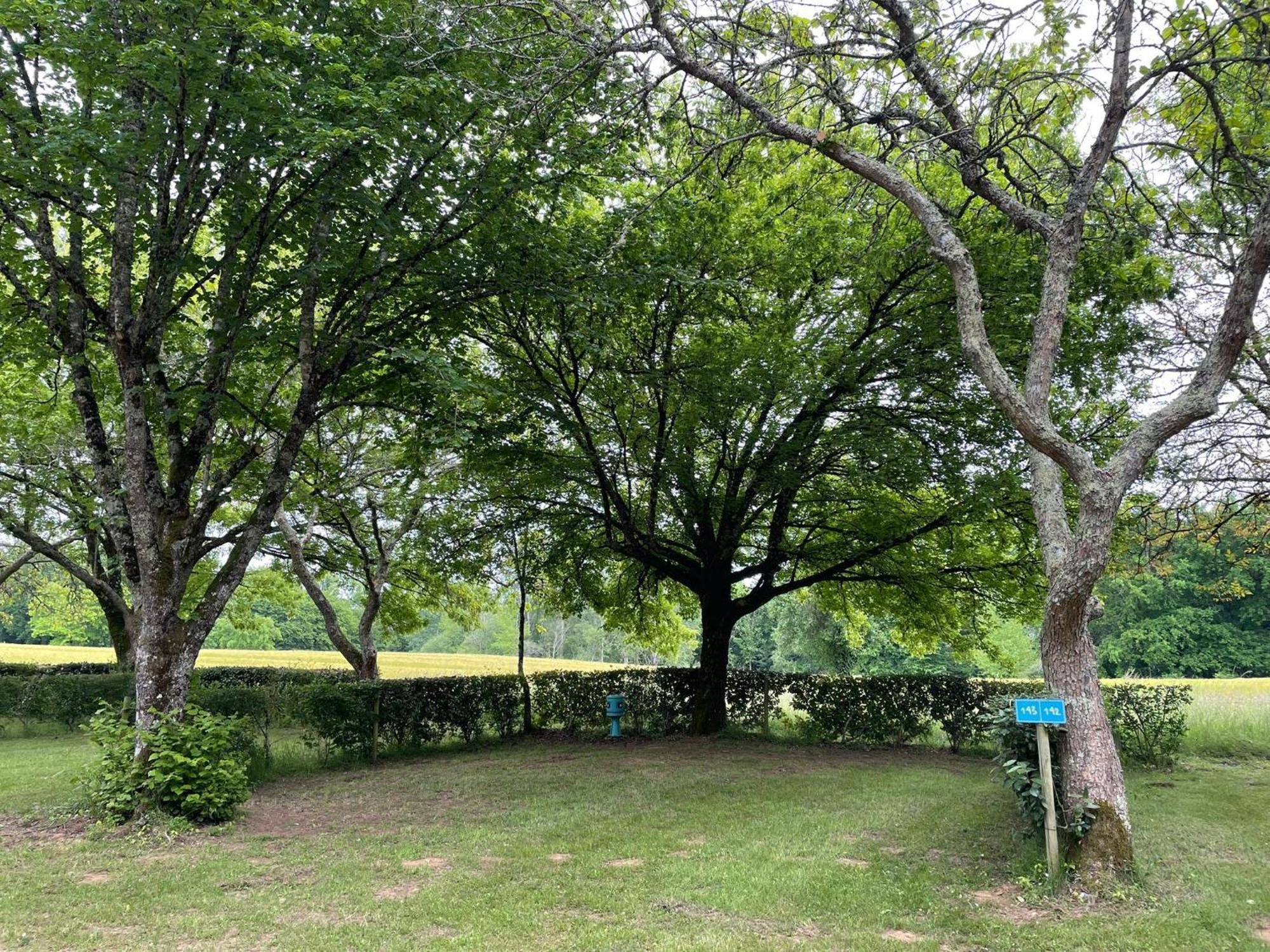 Camping Paradis De Maillac Sainte-Nathalène Exterior foto